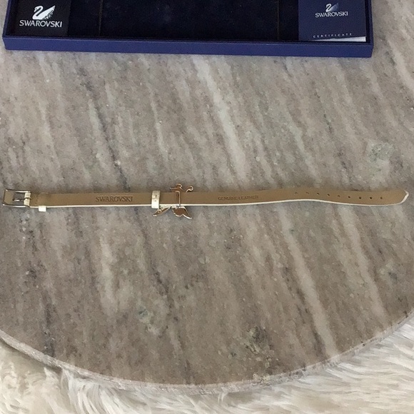 SWAROVSKI x DISNEY COLLABORATION CRYSTAL TINKERBELL BRACELET WHITE LEATHER BAND. - Picture 6 of 10